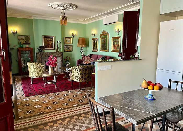 Fabulous Luxury In Best Location Of City Centre